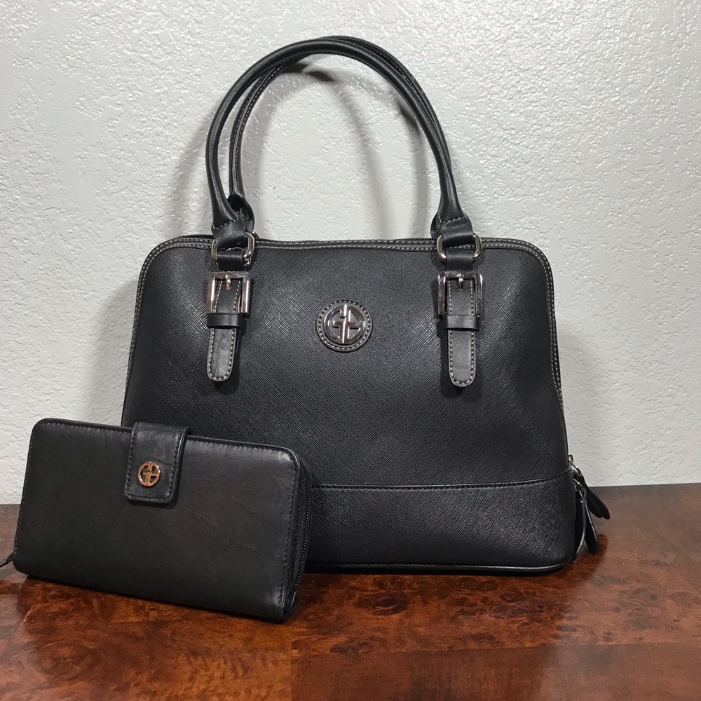 Giani Bernini black hobo with wallet